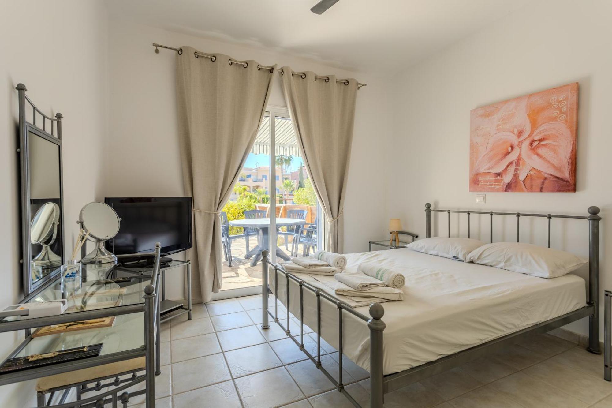 H&O Limnaria Elegance Pool View Apartment Paphos Buitenkant foto