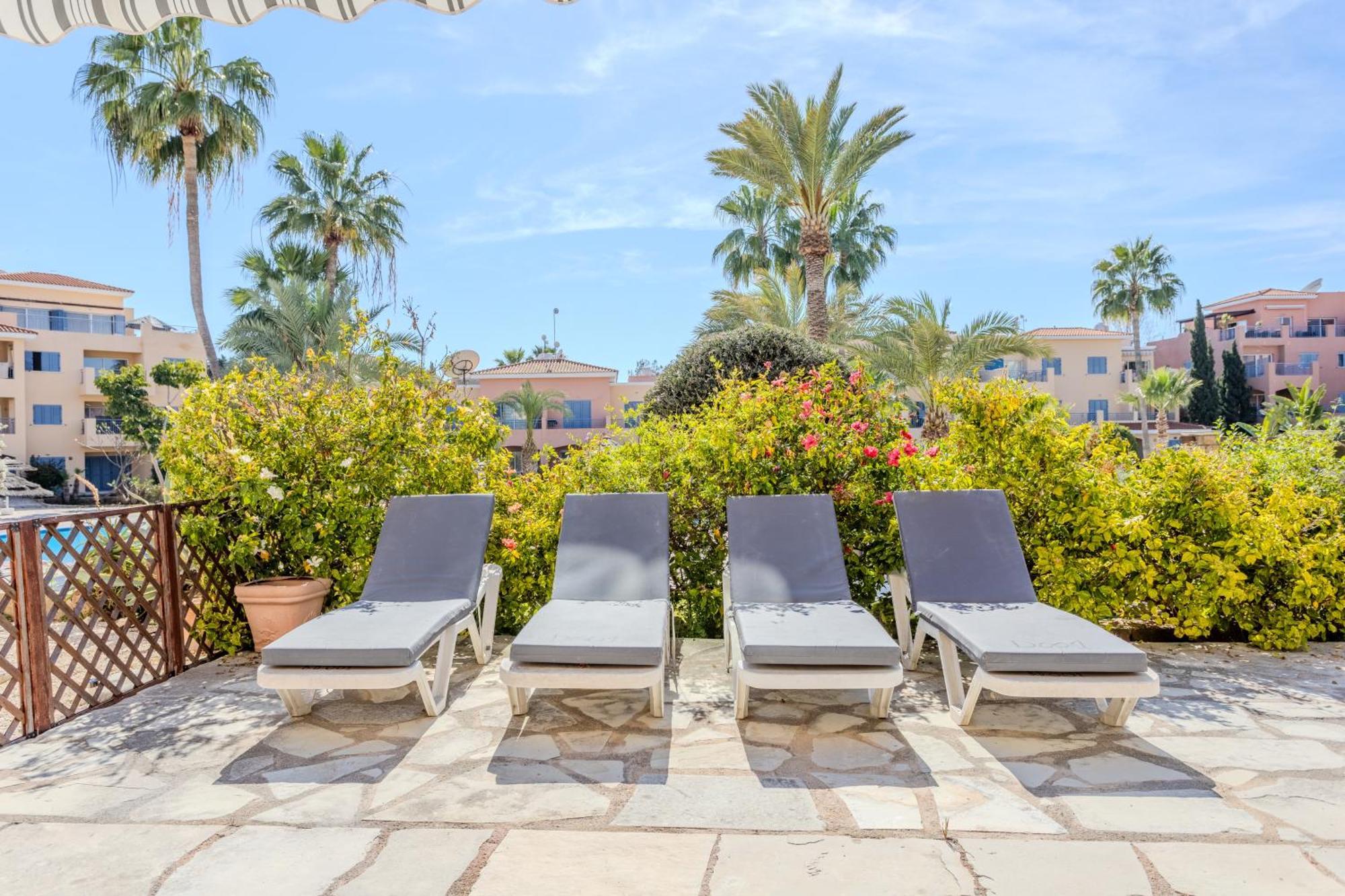 H&O Limnaria Elegance Pool View Apartment Paphos Buitenkant foto