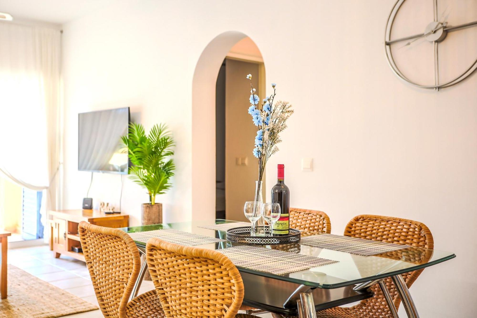 H&O Limnaria Elegance Pool View Apartment Paphos Buitenkant foto